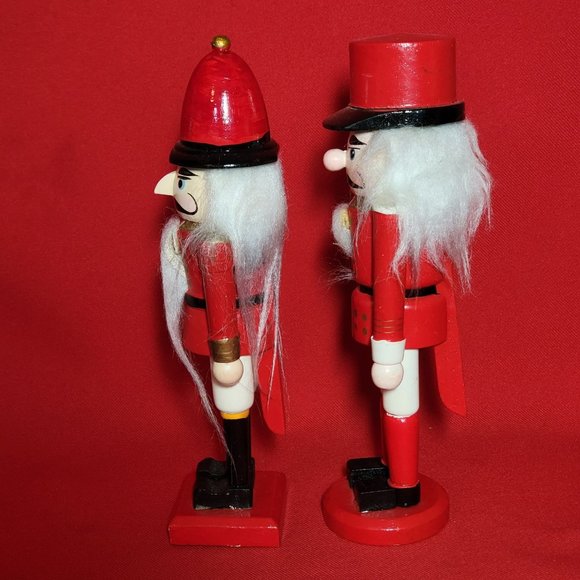 VTG Wooden Nutcracker Christmas Decor Set of 2 - Picture 5 of 13